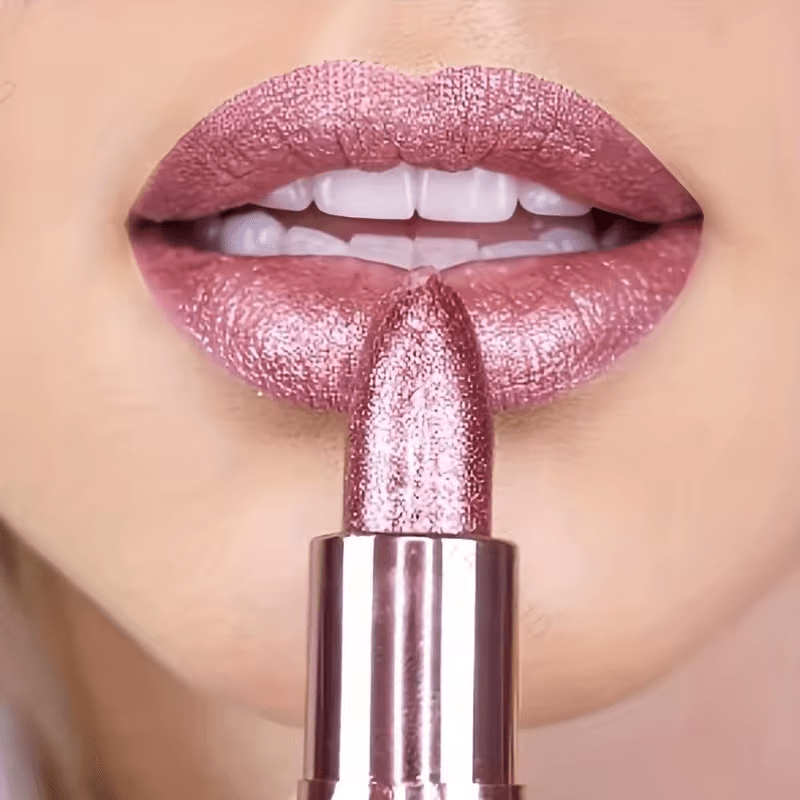Velvet Glow Lipstick Shine - Brilho Sofisticado e Cor Intensa Que Valoriza Seus Lábios.